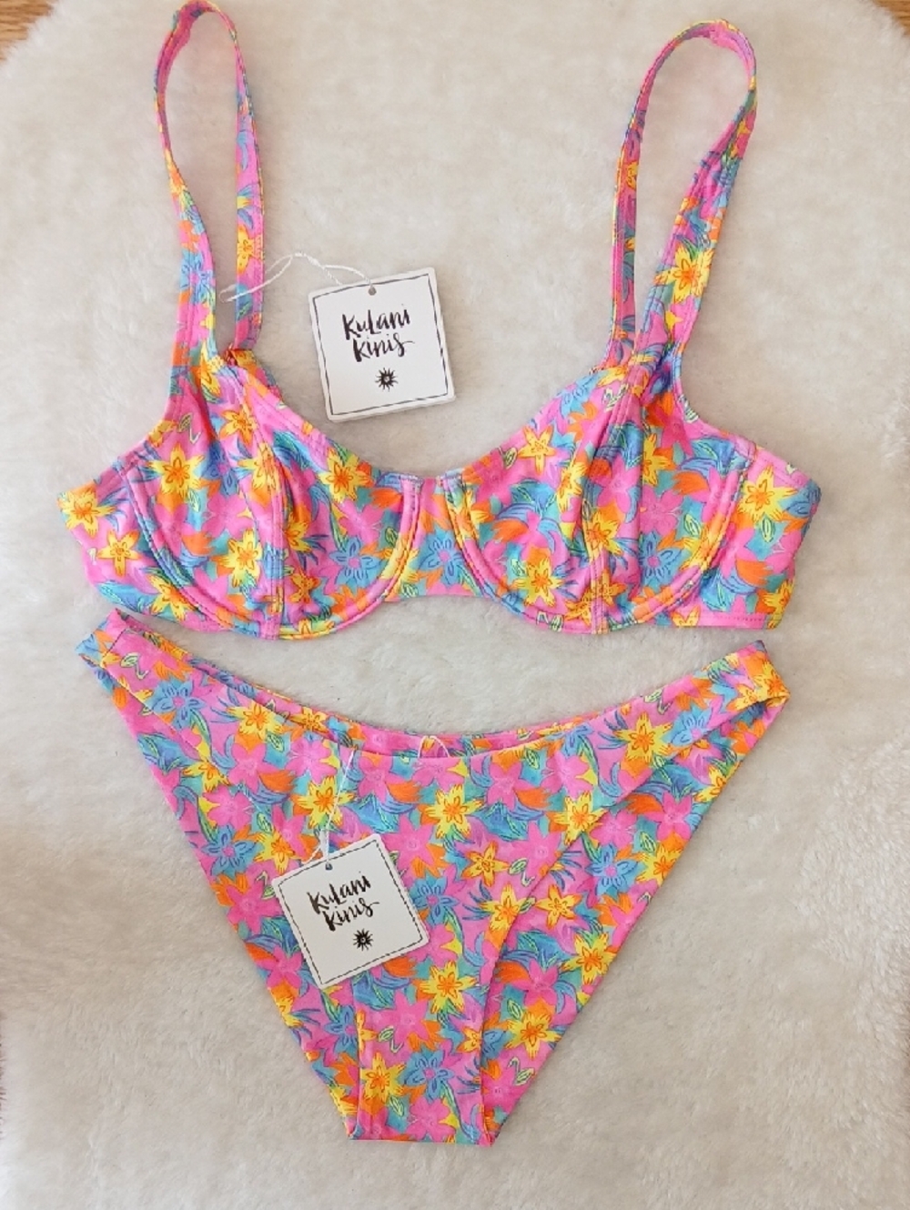 NWT Kulani Kinis Floral Bikini Top Size L & Bottom Size M